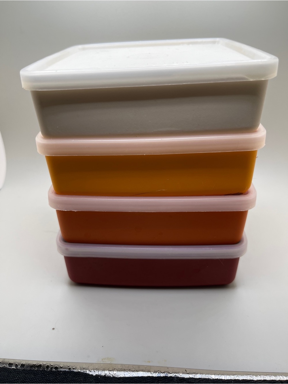 Lot of 4 Vintage Tupperware Harvest Square-A-Way Sandwich Keepers 670